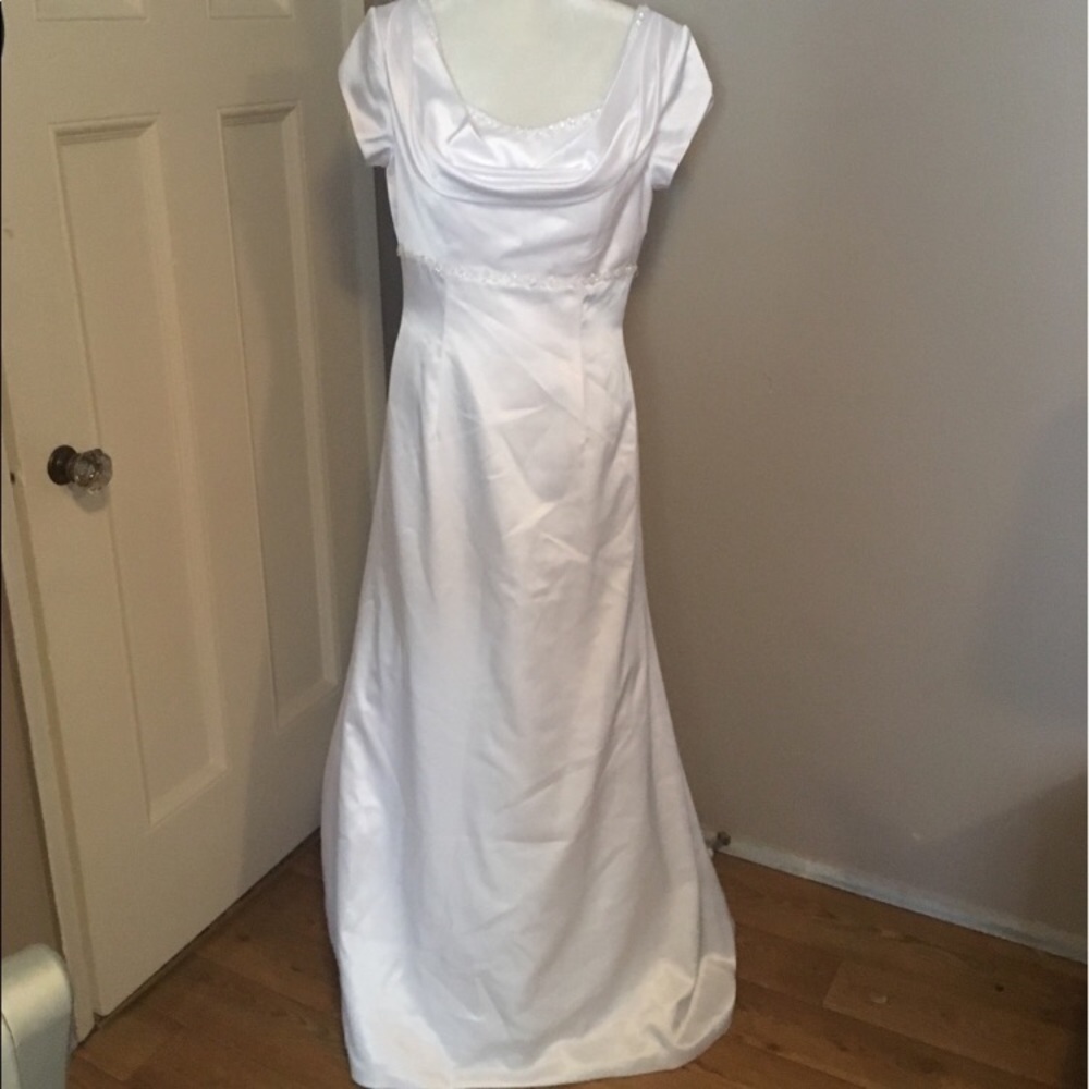 Symphony of Venus wedding dress size 14